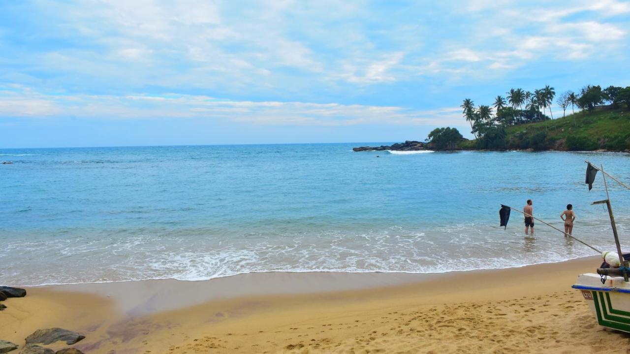 Anb Surf View Hotel Tangalle Exterior photo