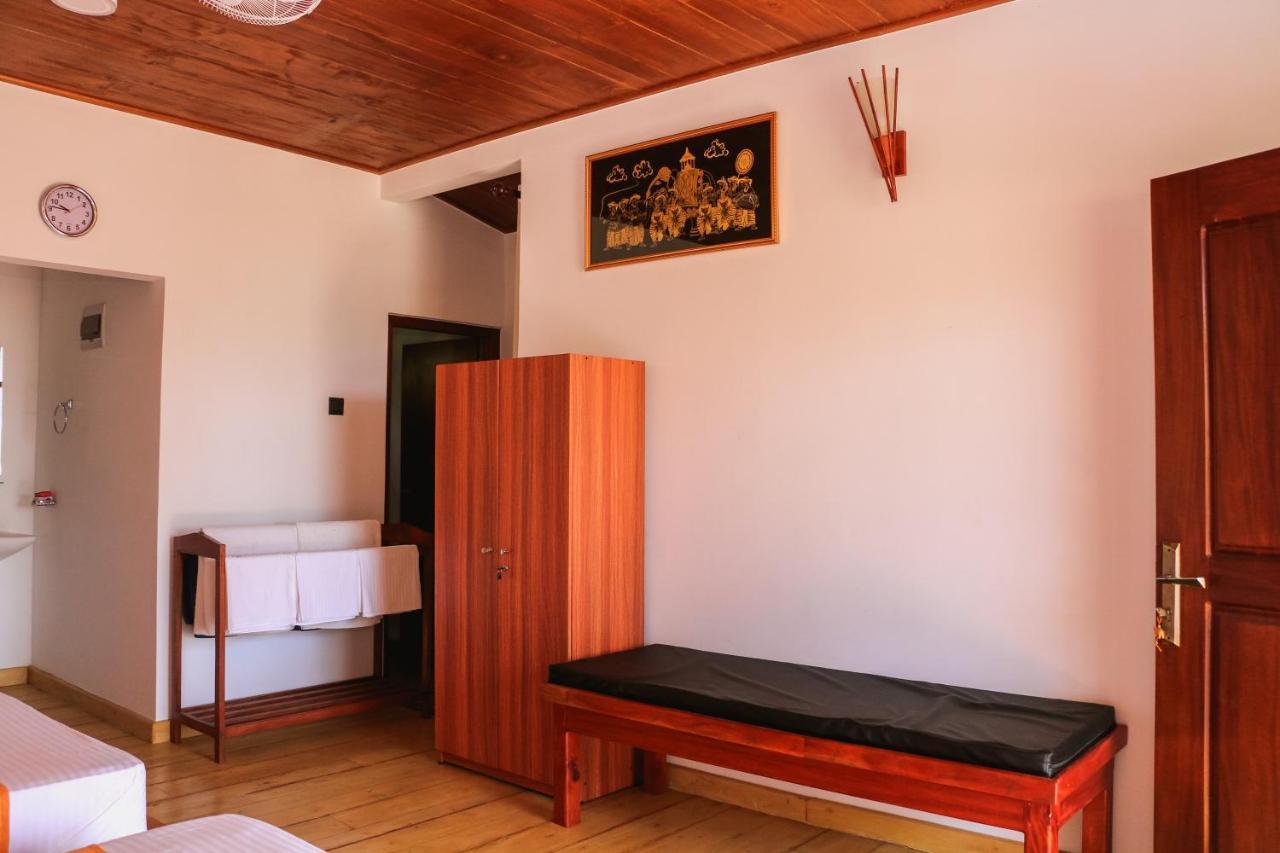 Anb Surf View Hotel Tangalle Exterior photo